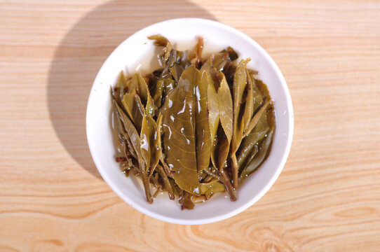 云南普洱茶生茶叶底