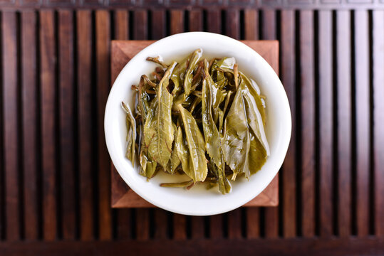 云南普洱茶生茶叶底