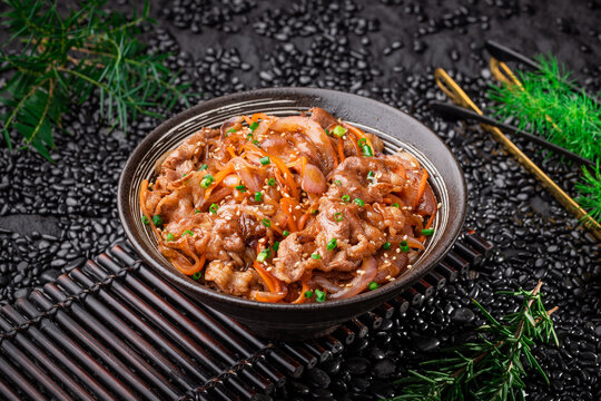 肥牛石锅饭