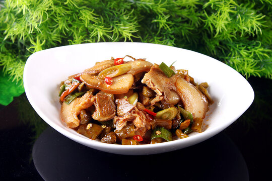酸辣椒炒回锅肉
