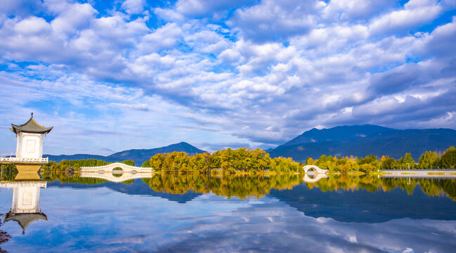 丽江古城清溪公园秋景