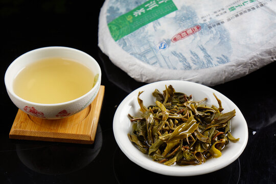 云南普洱茶生茶茶饼叶底