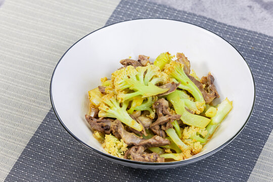 菜花炒肉