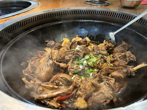 铁锅炖