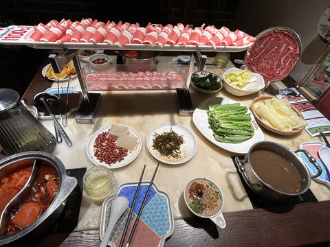 东道煮火锅