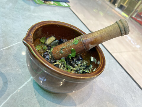 擂椒茄子皮蛋
