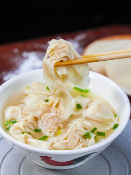 高汤馄饨