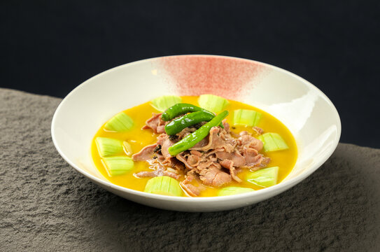 藤椒酸菜牛舌