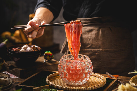 中式传统风格火锅菜品鸭肠