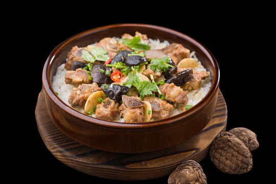 香菇排骨煲仔饭