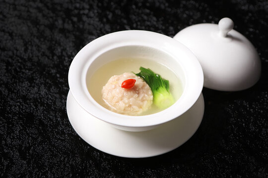 扬州清汤狮子头