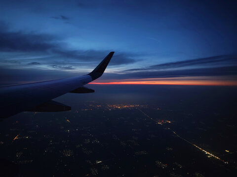 飞行中的夜景