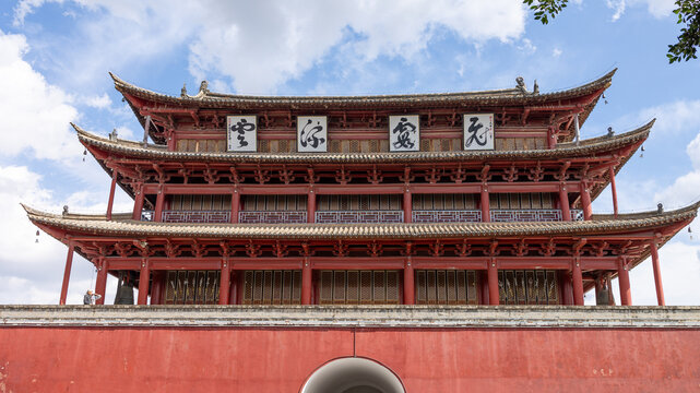 红河建水古城朝阳楼