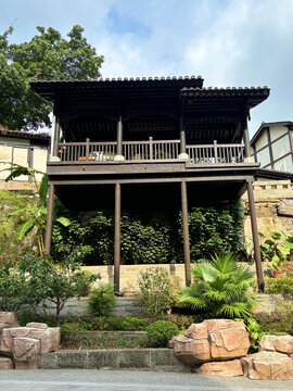 山间凉亭