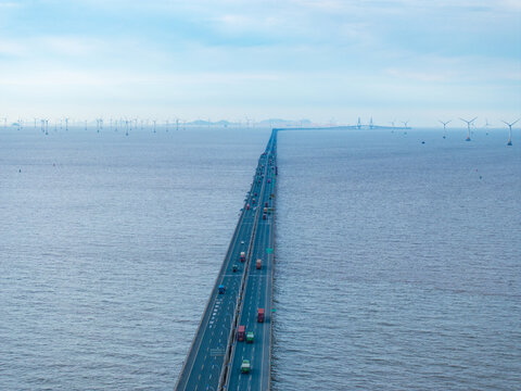 航拍上海东海大桥跨海大桥海上交通运输