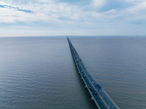 航拍上海东海大桥跨海大桥海上交通运输
