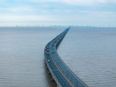 航拍上海东海大桥跨海大桥海上交通运输
