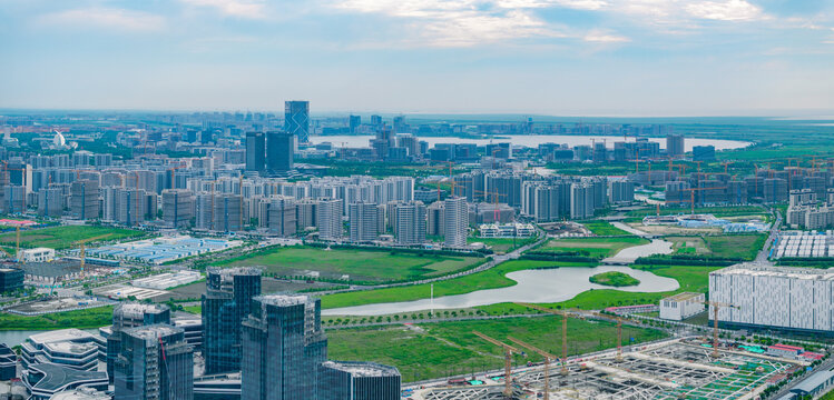 航拍上海奉贤南汇新城海滩临港滴水湖