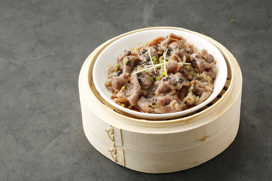 黑松露金针蒸牛腱