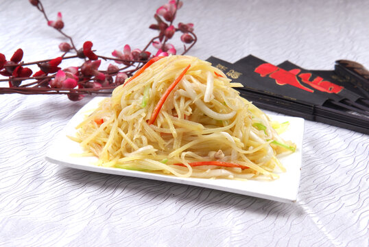 酸黄瓜炒土豆丝