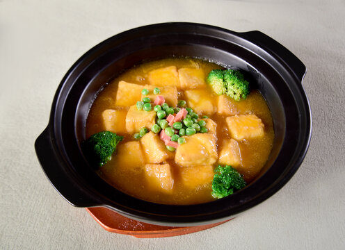 蟹黄海胆豆腐煲