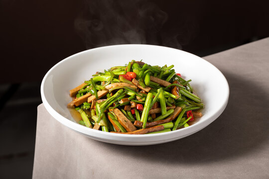 野芹菜炒香干