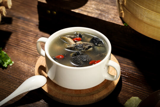 红枣枸杞乌鸡汤