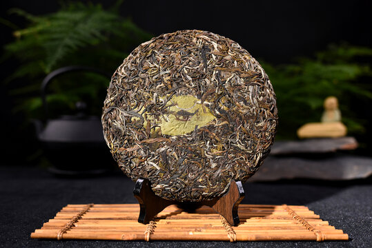 云南普洱茶生茶困鹿山茶饼