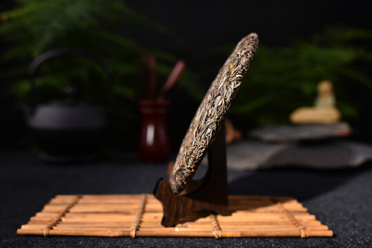 云南普洱茶生茶困鹿山茶饼