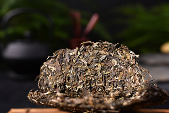 云南普洱茶生茶困鹿山茶饼
