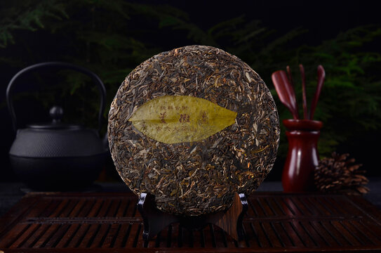 云南普洱茶生茶曼撒茶饼
