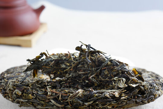 云南普洱茶生茶曼撒茶饼