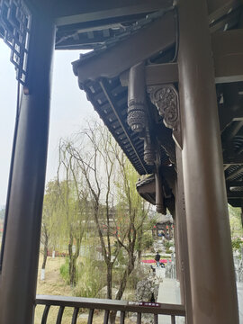 仿古走廊柱子雕花