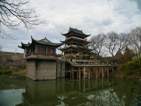 八镜台