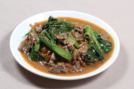 湿炒牛河