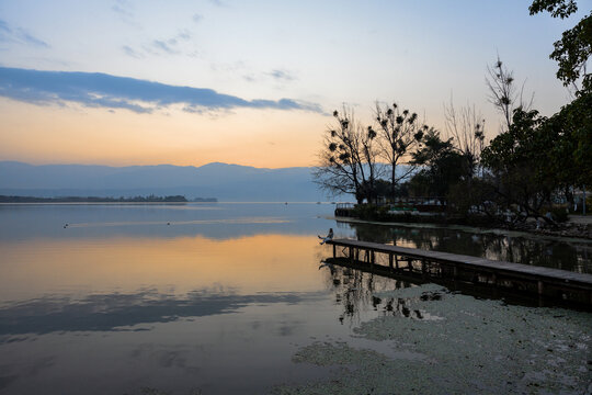 邛海早晨