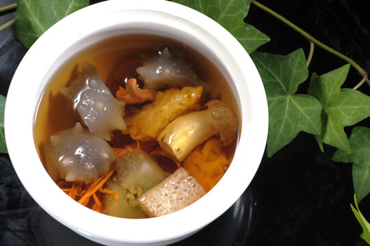 菌皇炖活辽参