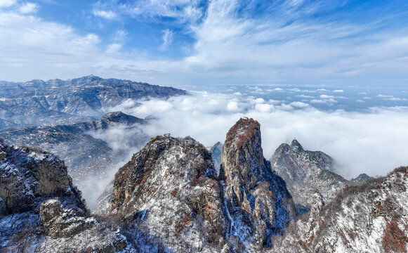 山西永济五老峰雪景美如画