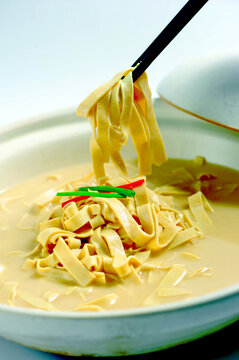鱼汤豆腐丝