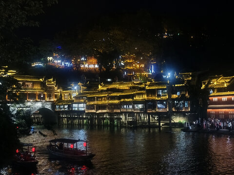 凤凰古城夜景