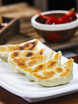 香煎韭菜饺子
