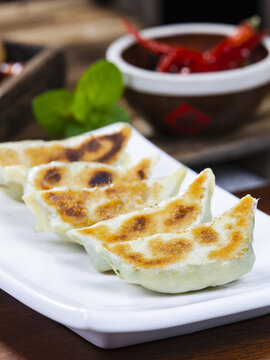 香煎韭菜饺子
