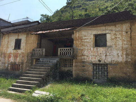 农村老土泥房