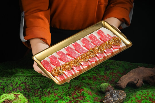 蒜香肥牛蒜香肥牛