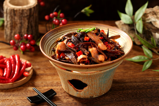鹿茸菌爆松板肉