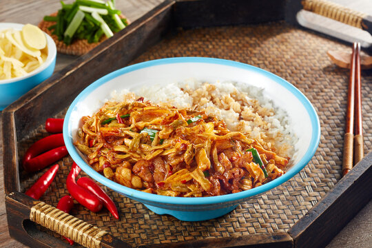 卜豆角炒肉饭