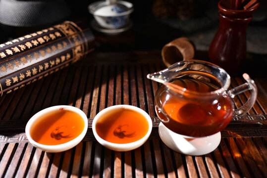 云南普洱茶熟茶汤色
