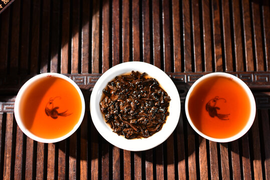 云南普洱茶熟茶汤色