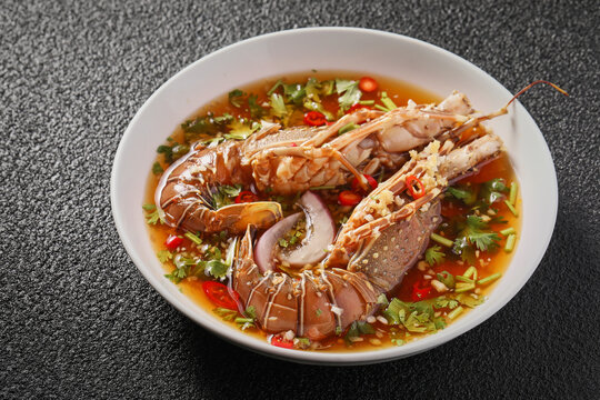 生腌大龙虾