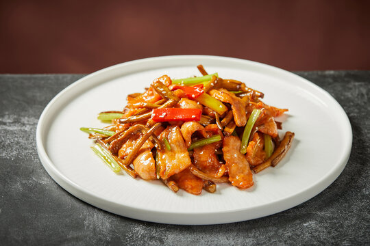 茶树菇炒肉